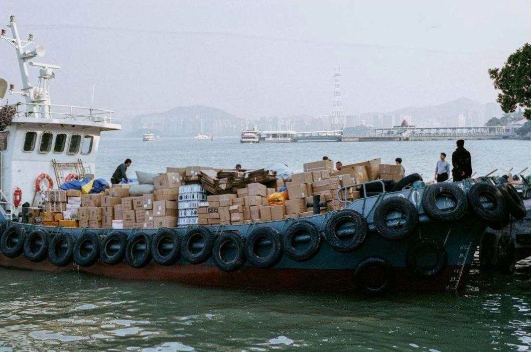 Express freight trucks